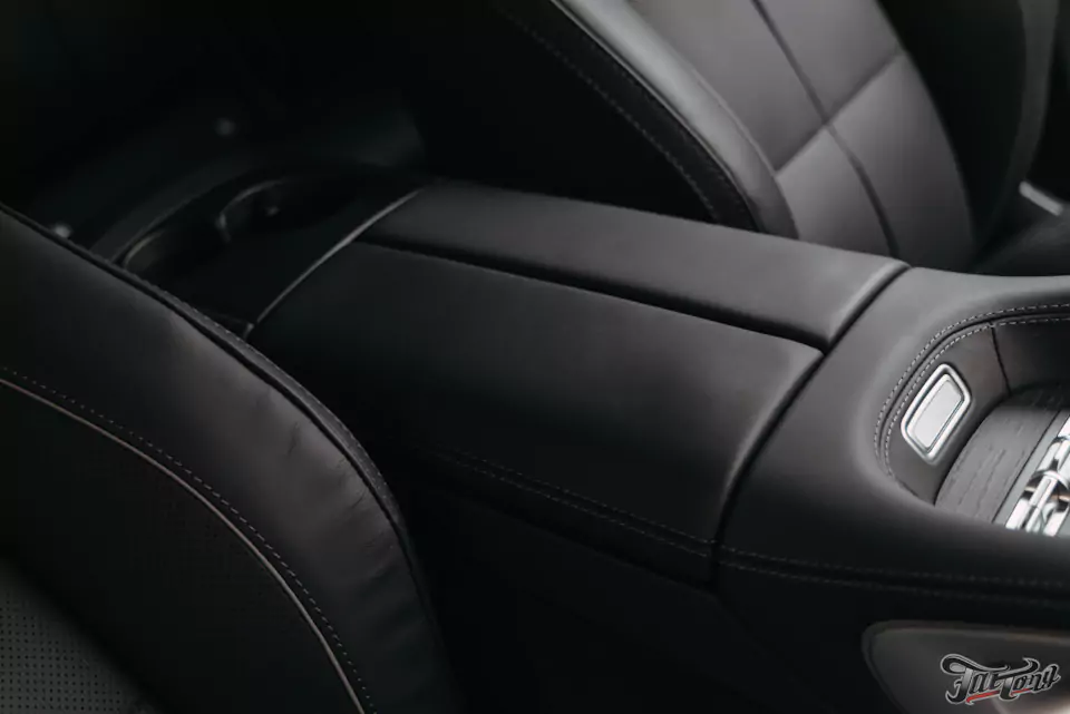 Окрас деталей Mercedes GLS после некачественных работ, оклейка полиуретаном, окрас дисков и суппортов, антихром, комплекс детейлинг-услуг